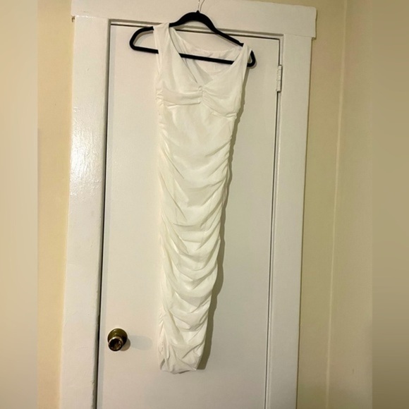 White scrunched midi dress size Small NWT - Picture 6 of 13